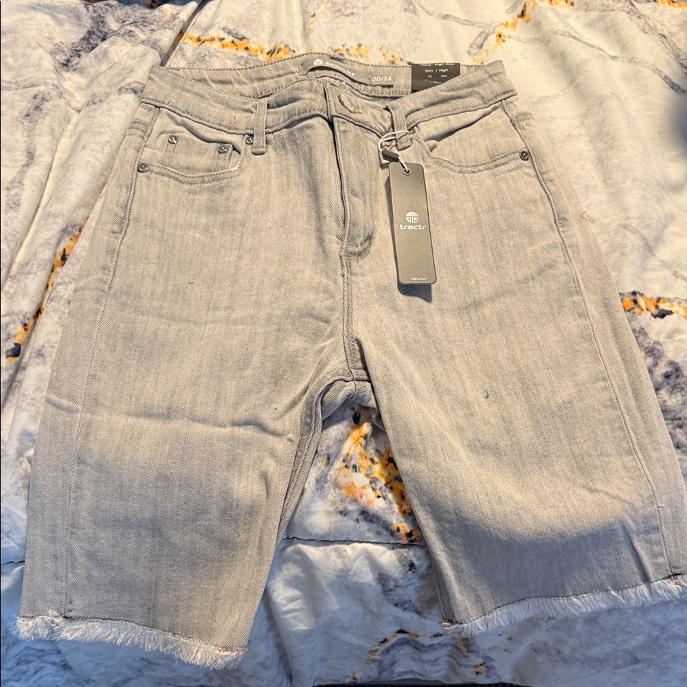Tractr Women's Light Gray Denim Shorts